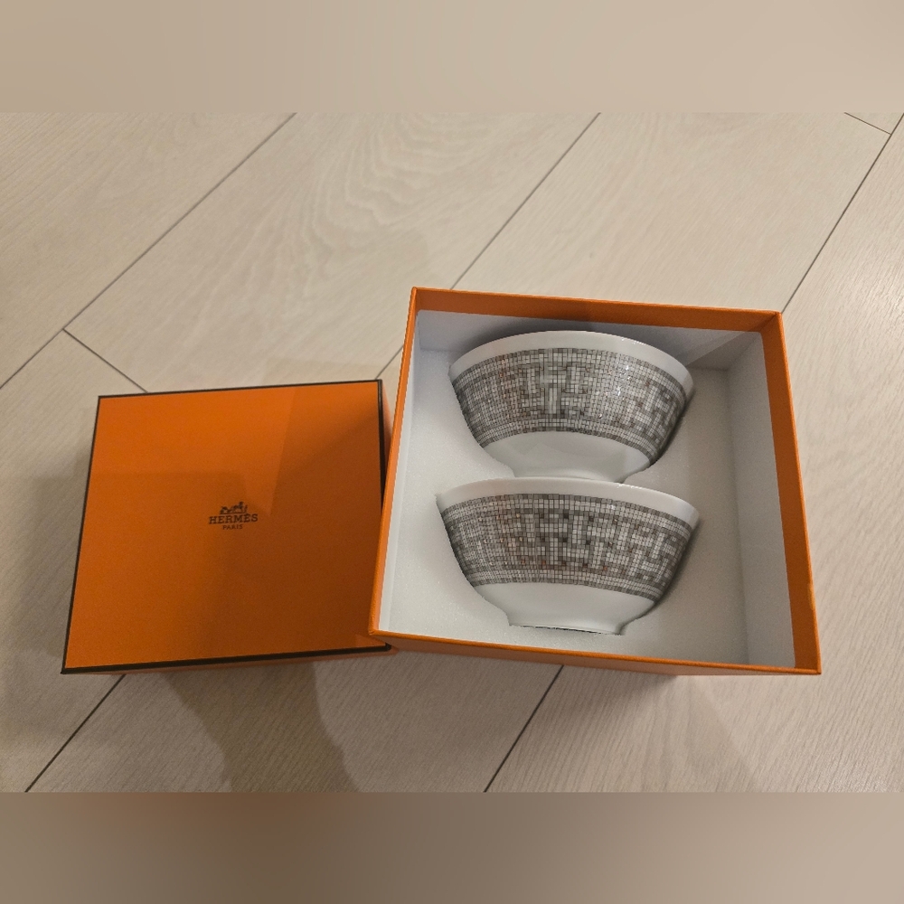 [SOLD] Hermès Gray Patterned Bowls Set